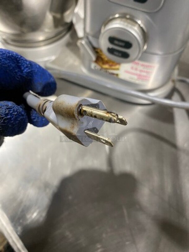 Cuisinart Countertop Mixer! With Mixing Bowl! With Paddle, Whisk And Hook Attachement! - Image 8 of 8