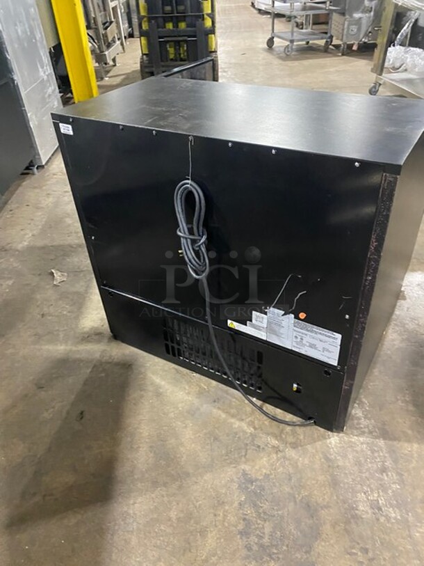 Structural Concepts Commercial Refrigerated Open Grab-N-Go Showcase Merchandiser! Model CO33R Serial 2616752JZ401639! 120V 1Phase! - Image 4 of 7