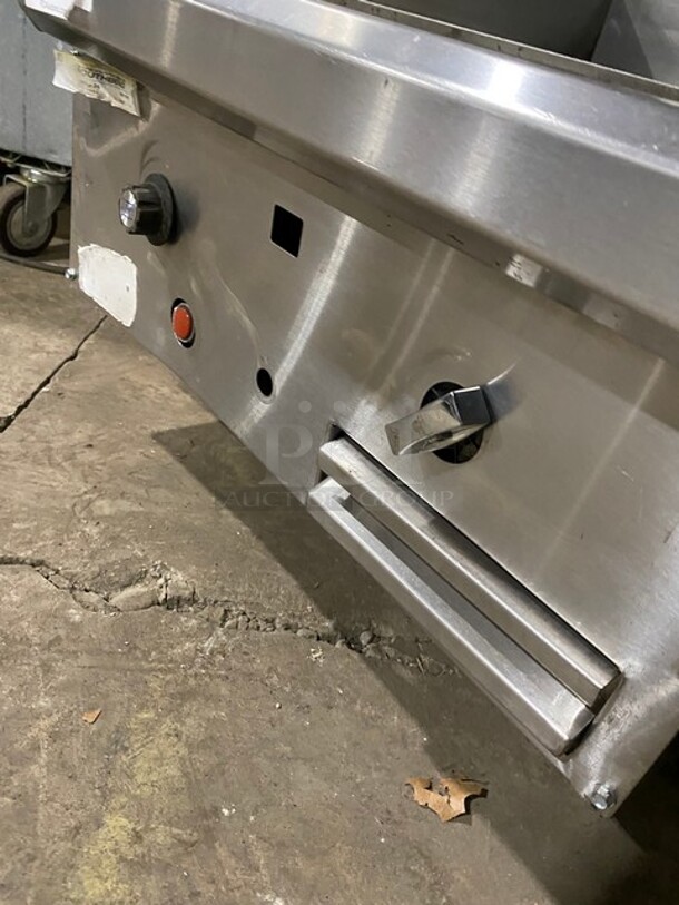 Stainless-Steel Gas-Powered Countertop Flat Grill! - Image 5 of 6