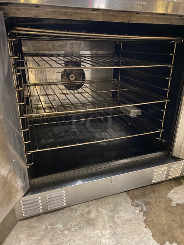 US Range Commercial Natural Gas Powered Convection Oven! With Metal Oven Racks! With View Through Doors! All Stainless Steel! Model: SUMG100 SN: 1705100103014 - Image 6 of 8