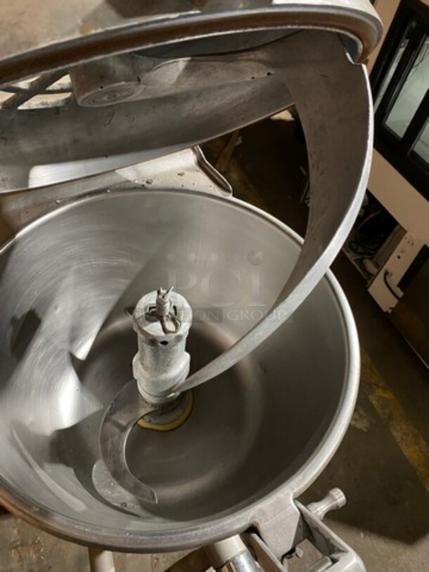 Hobart Commercial Heavy Duty VCM Vertical Cutter/ Mixer/ Mincer! All Stainless Steel! Model: VCM25 SN: U7211909 220V 60HZ 3 Phase - Image 4 of 7