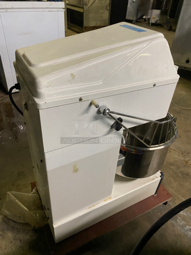 Two Thousand Commercial Floor Style Spiral Dough Mixer! With Spiral Attachment! Stainless Steel Mixing Bowl And Bowl Guard! Model: HS20S 220V 60HZ - Image 3 of 7