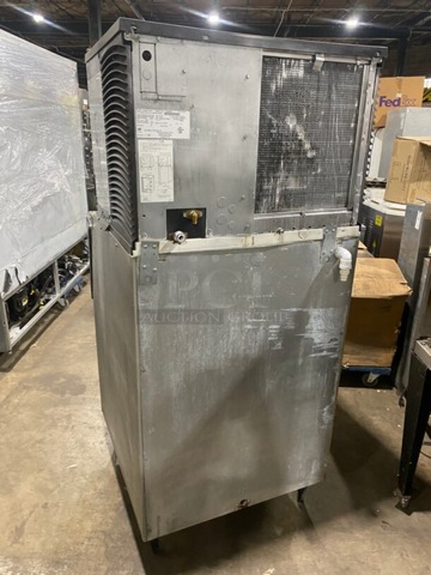 Manitowoc Commercial Ice Maker Machine! With Commercial Ice Bin! All Stainless Steel! On Legs! Model: ID0502A161D SN: 1120025579 115V 60HZ 1 Phase - Image 4 of 9