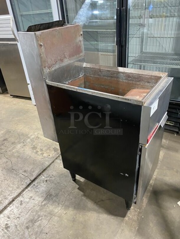 Cecilware Commercial Natural Gas Powered Deep Fat Fryer! All Stainless Steel! On Legs! Model: FMP40 - Image 2 of 8