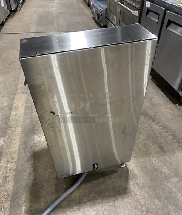 Fetco Commercial Countertop Dual Side Coffee Brewer! All Stainless Steel! Model: CBS52H20 SN: 140428040046A 120/208/240V 3 Ph - Image 4 of 10