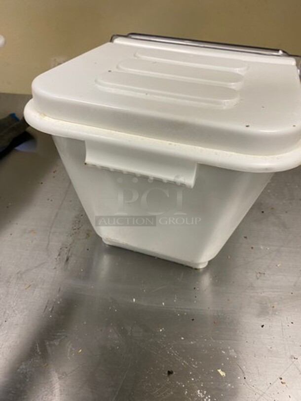 ALL ONE MONEY! Bakers Mark Countertop White Poly Ingredient Bin! - Image 4 of 6