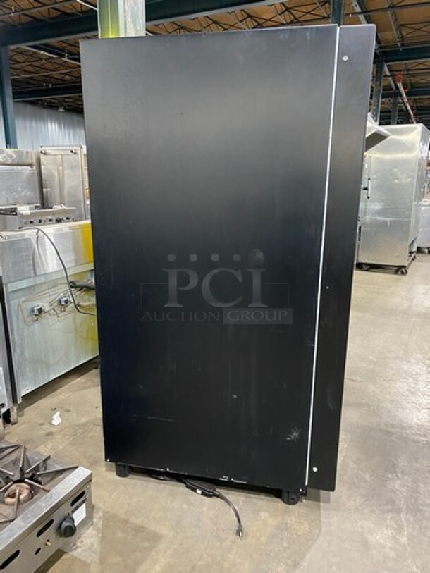 LATE MODEL! 2019 Jofemar Commercial Digital Vending Machine! With Keys! Model: ESPLUSV6S/GRUPO SN: 000001200 - Image 2 of 10