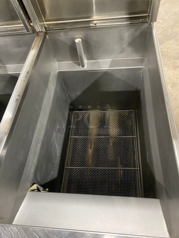 WOW! Pitco Commercial Natural Gas Powered 3 Bay Pasta Cooker! With Backsplash! All Stainless Steel! On Casters! Model: SRTG SN: G16AD007609 - Image 6 of 11