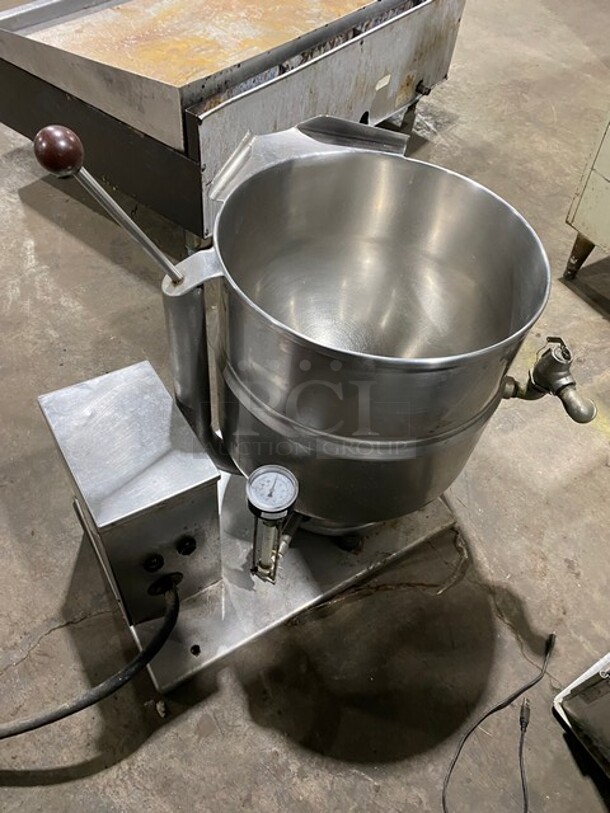 Electric Powered Groen Commercial Electric Powered Tilting Soup Kettle! All Stainless Steel!  - Image 3 of 8