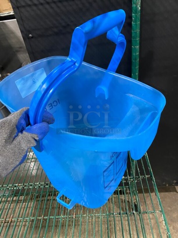 San Jamar Ice Scoop Holder And Scoop! - Image 3 of 9