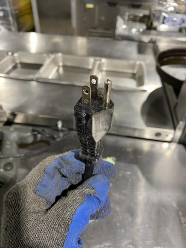 Robot Coupe Handheld Immersion Blender! DOES NOT POWER ON! Model: MP450 - Image 6 of 6