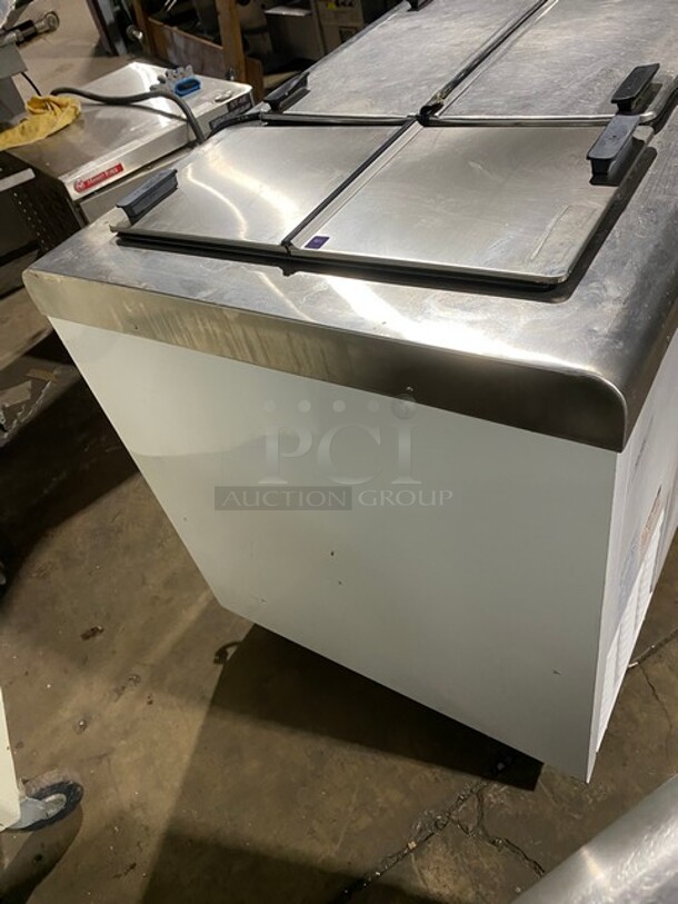 Cnelson All Stainless Steel Commercial Ice Cream Dipping Cabinet With Solid lids! MODEL BD10 SN:0602004 115V  - Image 2 of 9