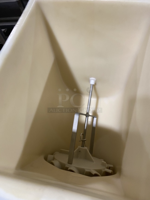 Manitowoc Servend Counter Ice Dispensing Machine! Mode M90 Serial 610196452! 115V 1 phase! - Image 5 of 9