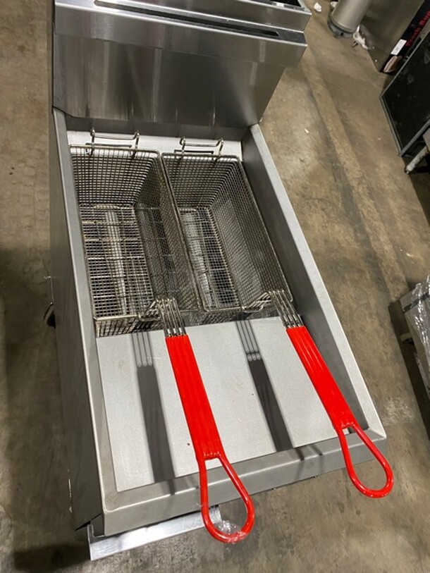 AWESOME! Cooler Depot Commercial Liquid Propane Powered Deep Fat Fryer! With Back Splash! All Stainless Steel! With Two Frying Baskets! On Casters! Model: CCF3-LPG! - Image 5 of 9