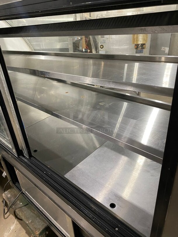 Leader Commercial Refrigerated Bakery/Deli Case! With Curved Front Glass! With Sliding Rear Access Doors! All Stainless Steel Body! Model:RHDL72 SN:PT10M1682A 115V 60HZ 1 Phase - Image 5 of 9