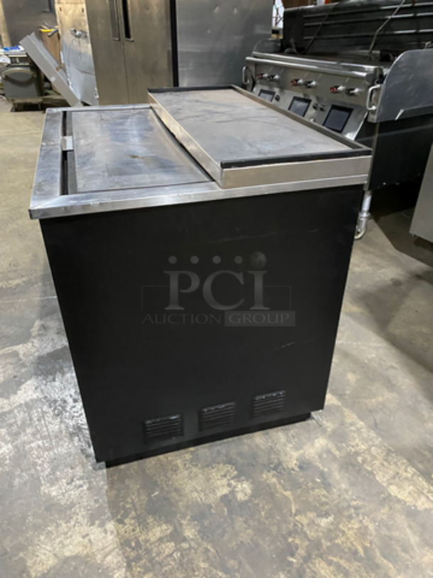 True Commercial Under The Counter Beer Bottle Cooler! With Single Sliding Stainless Steel Top Door! Model: TD3612 SN: 1811647 115V 60HZ 1 Phase - Image 3 of 8
