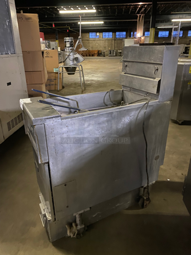 Pitco Commercial Natural Gas Powered Deep Fat Fryer! With Oil Filter System! With Backsplash! With 2 Metal Frying Baskets! All Stainless Steel! On Casters! Model: LBSG14 SN: G05LA039687 120V 50/60HZ 1 Phase  - Image 2 of 10