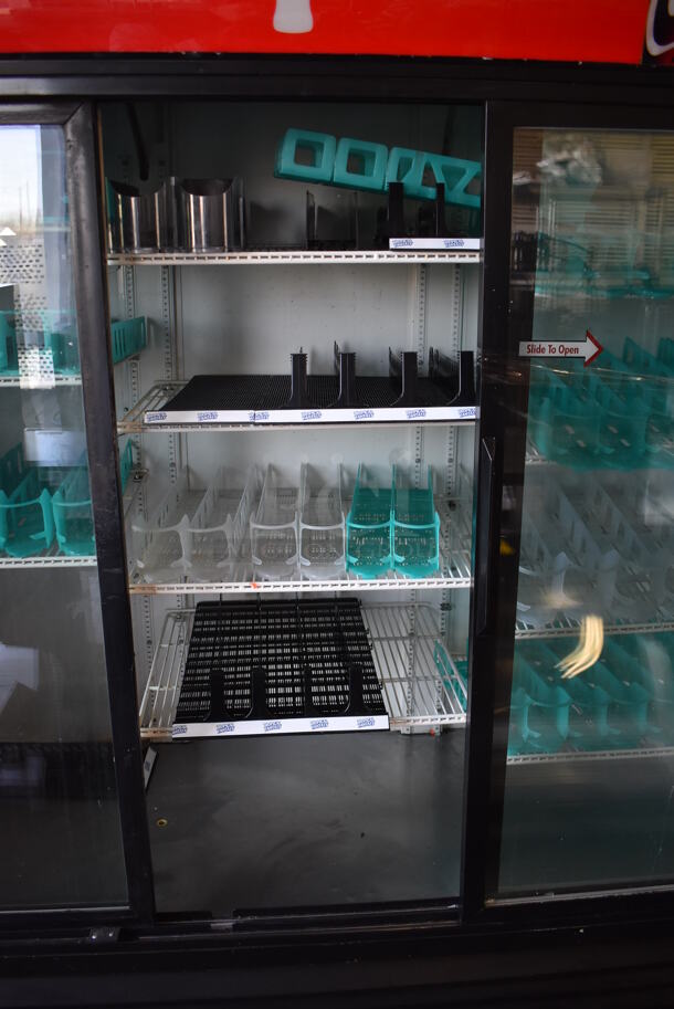 True GDM-69 Metal Commercial 3 Door Reach In Cooler Merchandiser w/ Poly Coated Racks. 115 Volts, 1 Phase. Tested and Working! - Image 4 of 7