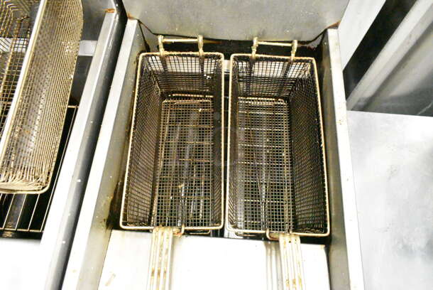 Entree F3-N Stainless Steel Commercial Floor Style Natural Gas Powered Deep Fat Fryer w/ 2 Metal Fry Baskets. 90,000 BTU.  - Image 2 of 5