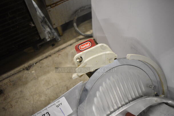Berkel Model 827-E Metal Commercial Countertop Meat Slicer w/ Blade Sharpener. 115 Volts, 1 Phase. 22x17x15. Tested and Working! - Image 6 of 6