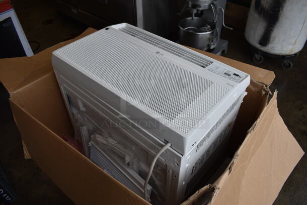 BRAND NEW SCRATCH AND DENT! LG LW1022ERSM Window Mount Air Conditioner. 115 Volts, 1 Phase. 24x22x17 - Image 2 of 7