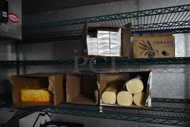 ALL ONE MONEY! Lot of Green Wire Shelving Units. Does Not Include Contents. BUYER MUST REMOVE: BUYER MUST DISMANTLE. PCI CANNOT DISMANTLE FOR SHIPPING. PLEASE CONSIDER FREIGHT CHARGES. (kitchen) - Image 7 of 9