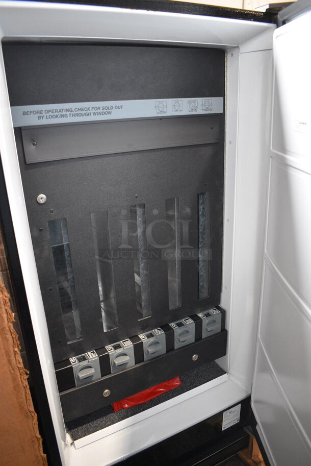 BRAND NEW! KD Distributing Model FMR1 Metal Commercial Refrigerated Vending Machine. 115 Volts, 1 Phase. 28x27x56. Tested and Working! - Image 3 of 5