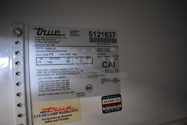 True Model GDM-23 Metal Commercial Single Door Reach In Cooler Merchandiser w/ Poly Coated Racks on Commercial Casters. 115 Volts, 1 Phase. 27x30x81. Tested and Powers On But Temps at 51 Degrees - Image 5 of 6