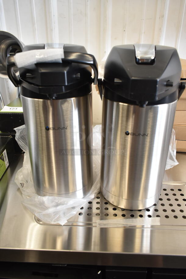 2 BRAND NEW SCRATCH AND DENT! Bunn 3 Liter Stainless Steel Lined Lever Action Airpot 32130.0100. 2 Times Your Bid! - Image 2 of 4