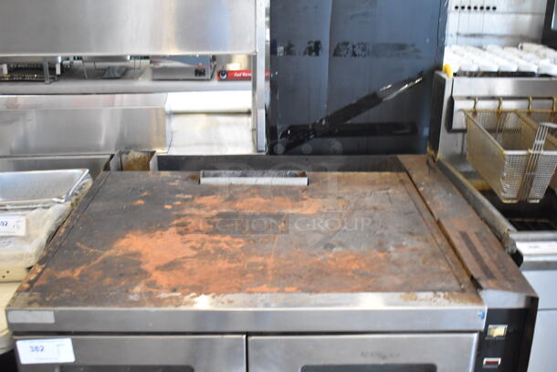 Vulcan Snorkel Stainless Steel Commercial Natural Gas Powered Full Size Convection Oven w/ View Through Doors, Metal Oven Racks and Thermostatic Controls. 40x40x35 - Image 6 of 10