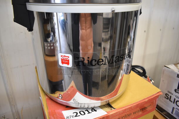 BRAND NEW IN BOX! 2022 Town 56919 Stainless Steel Commercial Countertop 92 Cup Commercial Rice Warmer. 120 Volts, 1 Phase. 18x15x16. Tested and Working! - Image 4 of 8