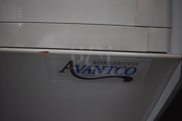 BRAND NEW SCRATCH AND DENT! Avantco 360BCSS48HCW Metal Commercial Floor Style Refrigerated Display Case Merchandiser. 115 Volts, 1 Phase. 48x23x27. Tested and Working! - Image 8 of 11