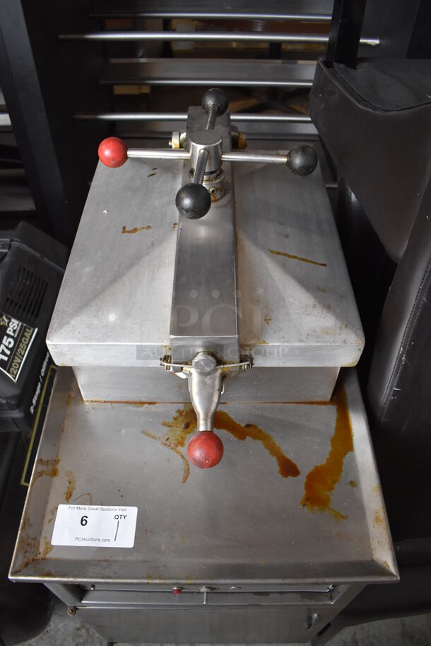 Henny Penny 500 Stainless Steel Commercial Electric Powered Floor Style Pressure Fryer on Commercial Casters. 208 Volts, 3 Phase. 18x38x46 - Image 4 of 10