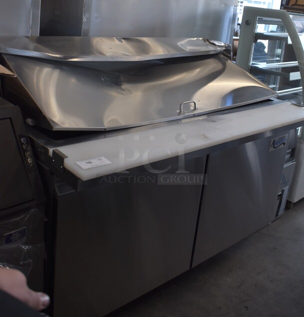 BRAND NEW SCRATCH AND DENT! Avantco 178SSPT60MHC Stainless Steel Commercial Sandwich Salad Prep Table Bain Marie Mega Top on Commercial Casters. 115 Volts, 1 Phase. Tested and Working! - Image 3 of 8