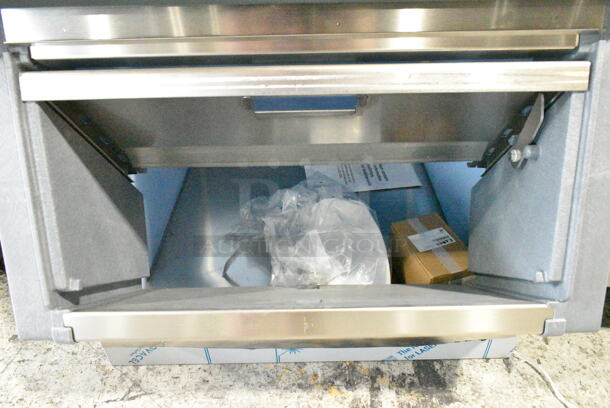 BRAND NEW SCRATCH AND DENT! Follett SG700S-30 Upright Ice Storage Bin with SmartGATE - 680 lb. - Image 7 of 11