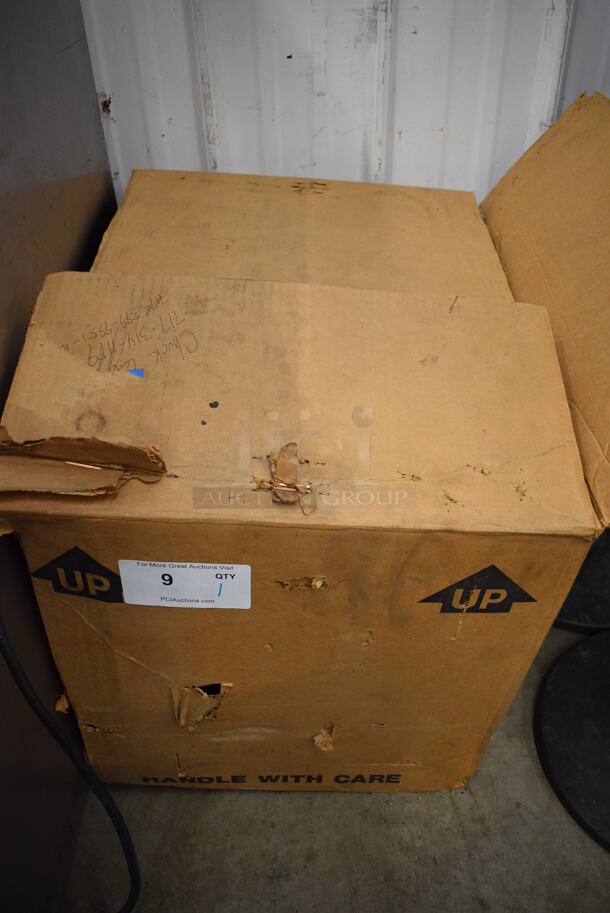 BRAND NEW IN BOX! Hatco GRHW-1SG Metal Commercial Countertop Warming Display. 120 Volts, 1 Phase. 22x16x17 - Image 7 of 7