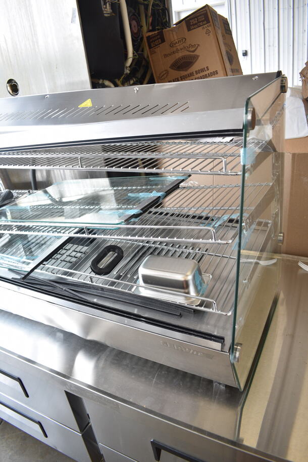 BRAND NEW SCRATCH AND DENT! ServIt 423HDM48SA Stainless Steel 48" Self / Full Service 3 Shelf Countertop Heated Display Case with Sliding Door. See Pictures for Broken Glass. 120 Volts, 1 Phase. Tested and Powers On But Does Not Get Warm - Image 3 of 7