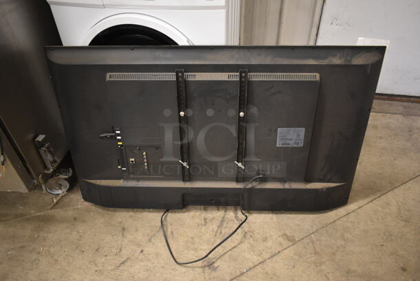 2017 Samsung UN48J5200AF 48" Television. 120 Volts, 1 Phase. Buyer Must Pick Up - We Will Not Ship This Item. Tested and Working!
 - Image 3 of 4