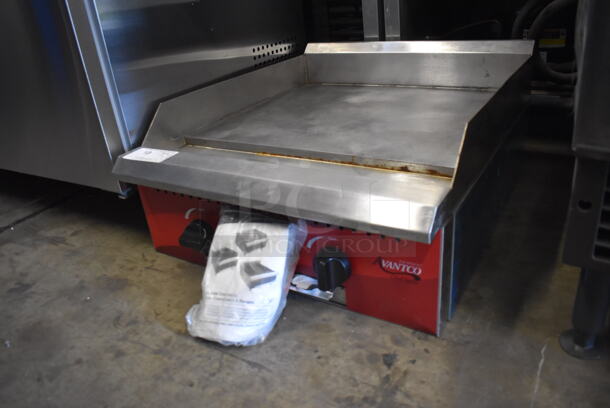 BRAND NEW SCRATCH AND DENT! 2021 Avantco 177CAG24MG Stainless Steel Commercial Countertop Natural Gas Powered Flat Top Griddle.  - Image 3 of 8