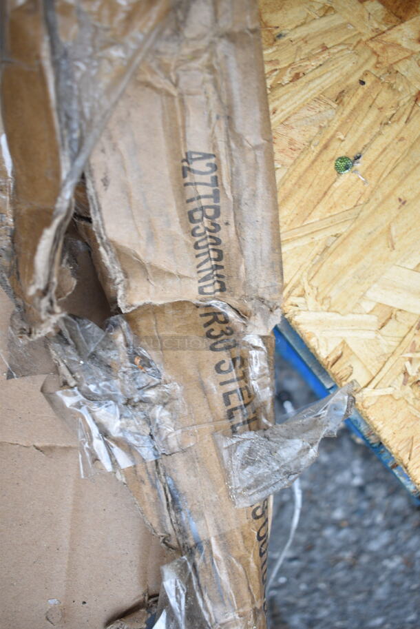 BRAND NEW SCRATCH AND DENT! Lancaster Table & Seating 427TB30RND Excalibur 30" Round Outdoor Table Base Plate - Image 3 of 3
