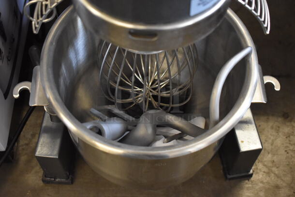 Avantco MX10 Metal Commercial 10 Quart Planetary Dough Mixer w/ Stainless Steel Mixing Bowl, Bowl Guard, Paddle, Balloon Whisk and Dough Hook Attachments. 120 Volts, 1 Phase. 17x19x25. Cannot Test - Bowl Lift Does Not Move - Image 7 of 8