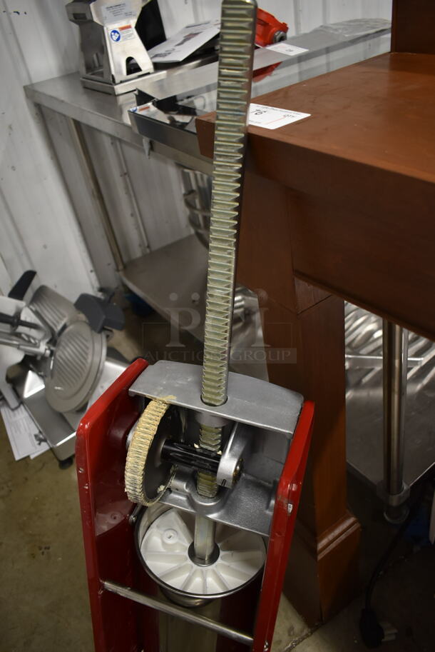 BRAND NEW SCRATCH AND DENT! Tre Spade F25000 30 lb. Manual Horizontal 2-Speed Red Enamel Steel Sausage Stuffer.  - Image 6 of 7