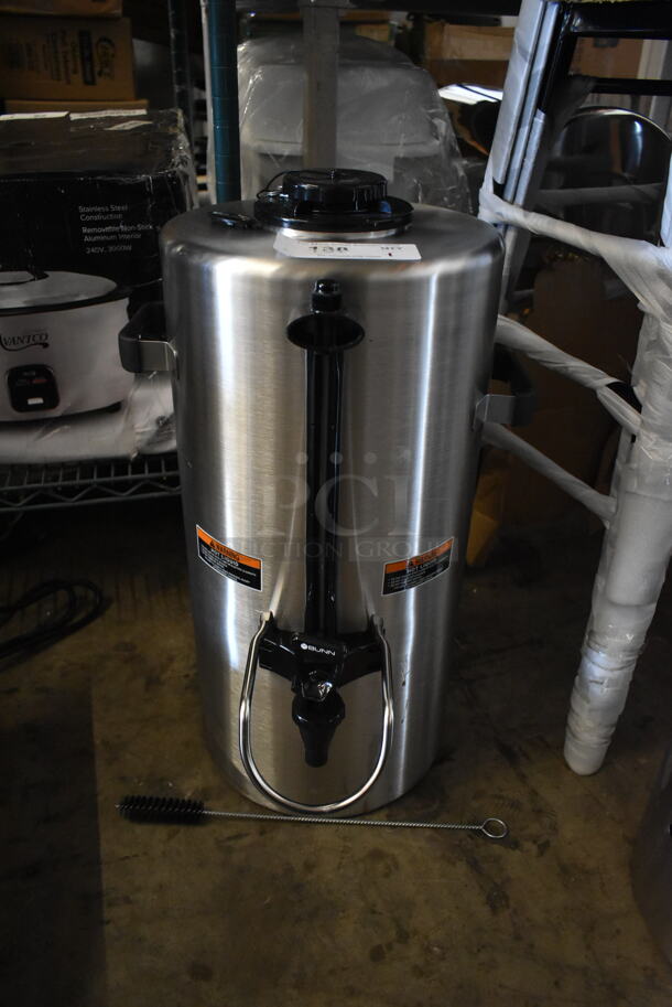 BRAND NEW SCRATCH AND DENT! 2023 Bunn 39400.0001 Titan TF 3 Gallon Insulated Server for Bunn 39200.0000 Titan Dual Brewer.  - Image 4 of 7