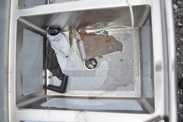 BRAND NEW SCRATCH AND DENT! Regency 600S32028224  115" 16-Gauge Stainless Steel Three Compartment Commercial Sink with 2 Drainboards - 20" x 28" x 14" Bowls - Image 7 of 10