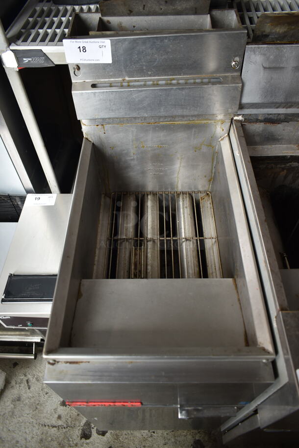 Cecilware FMS403HP Stainless Steel Commercial Floor Style Natural Gas Powered Deep Fat Fryer on Commercial Casters. 110,000 BTU. - Image 3 of 7