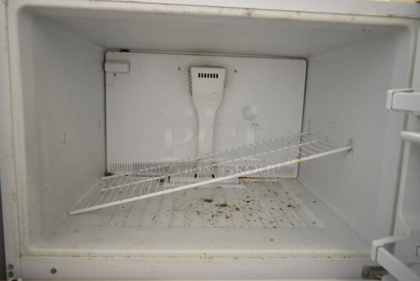 Whirlpool ET1WTKXKQ05 Metal Cooler Freezer Combo Unit. 115 Volts, 1 Phase. Tested and Does Not Power On
 - Image 2 of 6