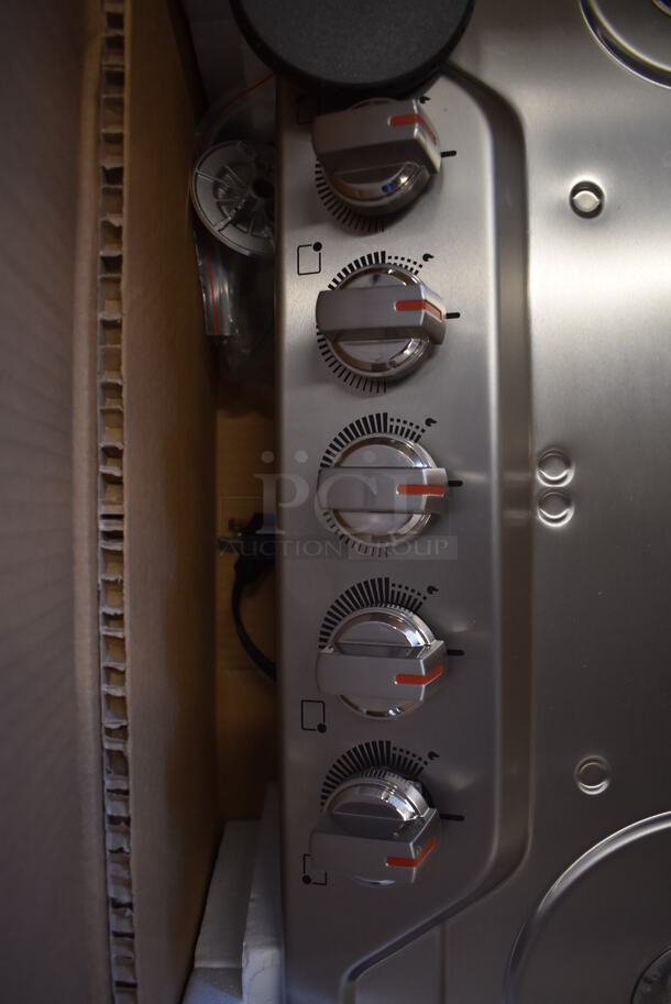 BRAND NEW SCRATCH AND DENT! Frigidaire Electrolux GCCG3048AS Stainless Steel Drop In 36" Gas Powered 5 Burner Cooktop Range. Stock Picture Used For Gallery Picture. - Image 8 of 8