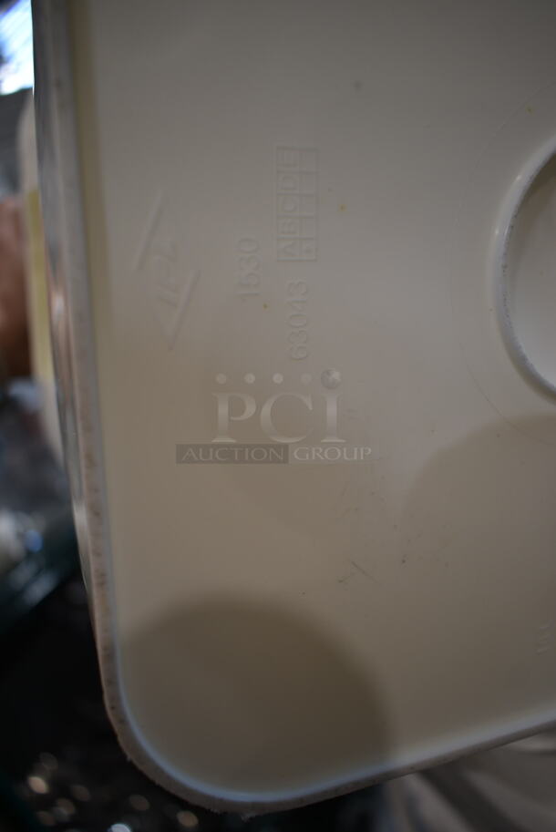 ALL ONE MONEY! Lot of Poly Buckets - Image 8 of 8