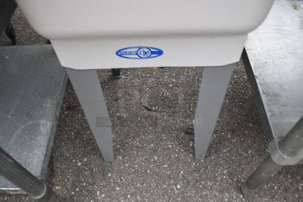 White Poly Single Bay Sink w/ Faucet and Handles. - Image 2 of 2