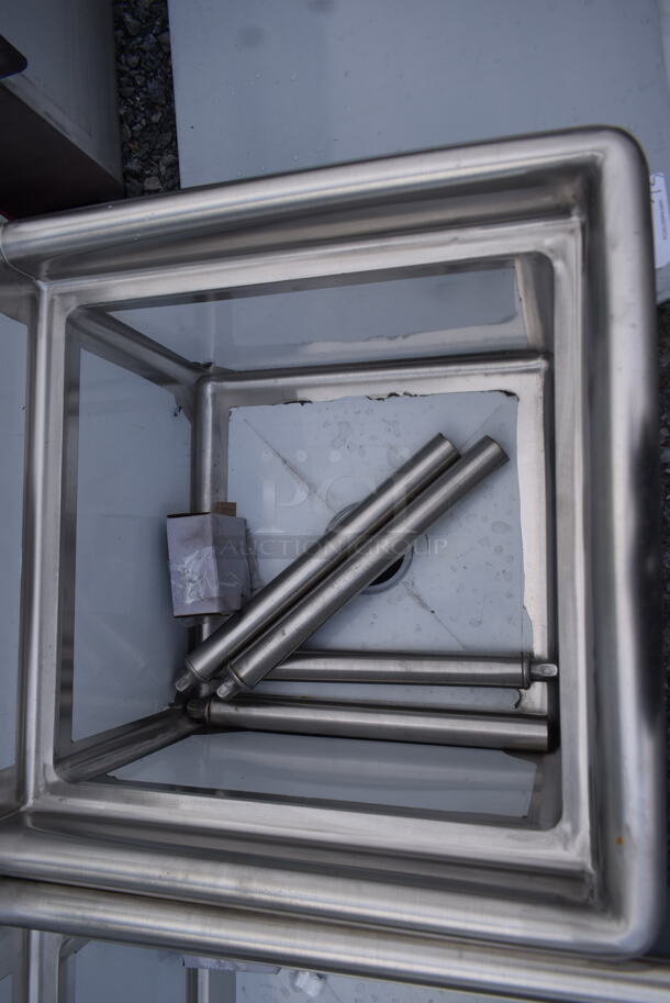BRAND NEW SCRATCH AND DENT! Steelton 522CS11818N 23 1/2" 18-Gauge Stainless Steel One Compartment Commercial Sink without Drainboard - 18" x 18" x 12" Bowl - Image 3 of 5